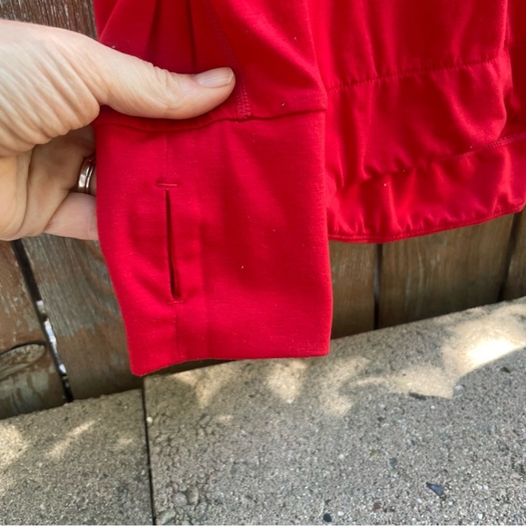 GAP FIT Women's Vibrant Red Lightweight Long Sleeve Hoodie Size Medium - Picture 4 of 7